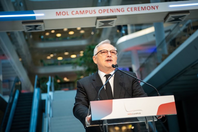 Hernádi: Spasili smo Inu od bankrota, Janaf se širi našim novcem