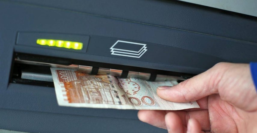 Dvije žene u Sesvetama ukrale novčanike i s bankomata podigle 18.000 kuna