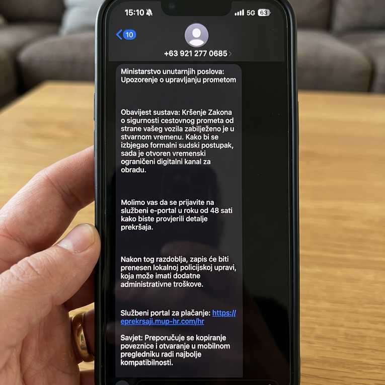 Širi se nova SMS prijevara. Ljudima stižu lažne poruke o prometnim kaznama