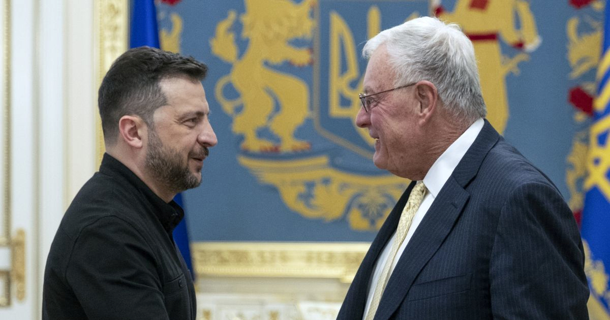 Zelenski Kelloggu: Svaki put kad ste u Kijevu, ljudi se napokon mogu naspavati