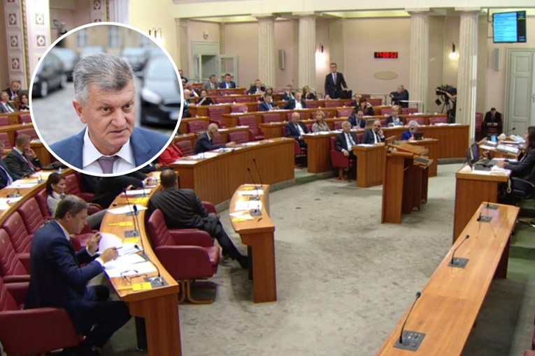 Rasprava o Kujundžićevom opozivu: Mrsić nazvao Kujundžića "političkom kukavicom"