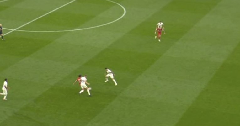 VIDEO Je li Liverpool oštećen u derbiju? Navijači poludjeli na sudačke odluke