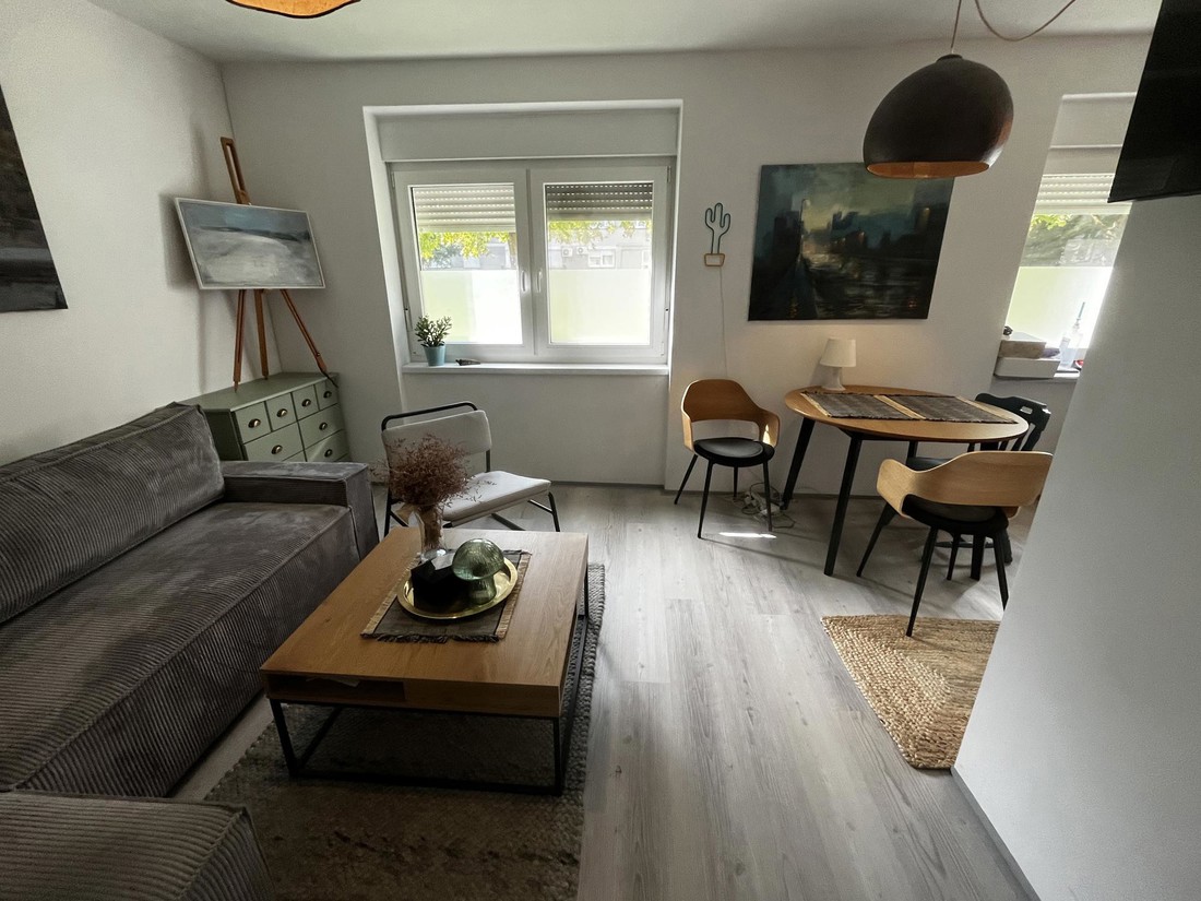 Potpuno renoviran i namješten stan u Trnskom prodaje se za 215.000 €