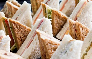 Koji je najbolji način rezanja sendviča, dijagonalno ili vodoravno?