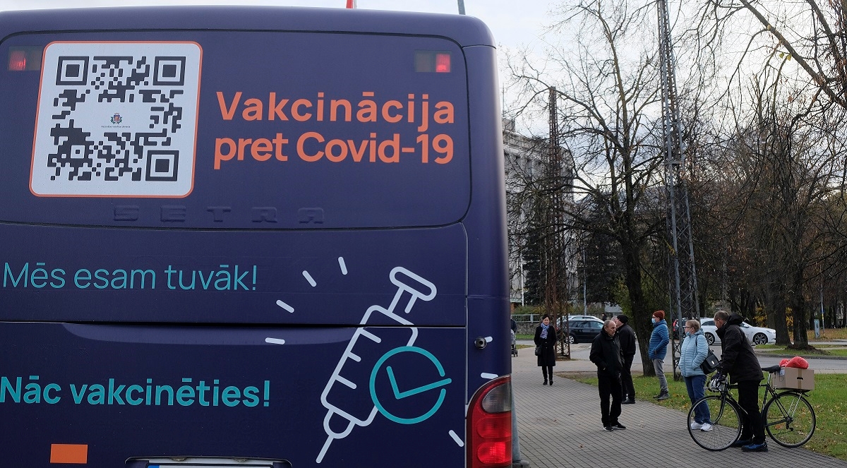 Latvijski parlament dozvolio tvrtkama otpuštanje necijepljenih radnika