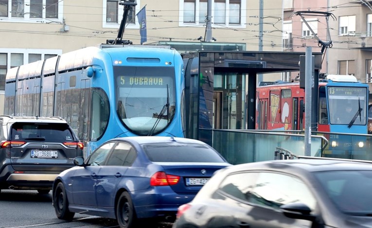 Pokvarila se dva ZET-ova tramvaja na istom mjestu u isto vrijeme