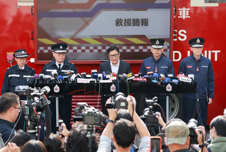 Istraga u Hong Kongu: Spaljeni neboderi, 4000 ljudi ostalo bez domova, 11 uhićenih 