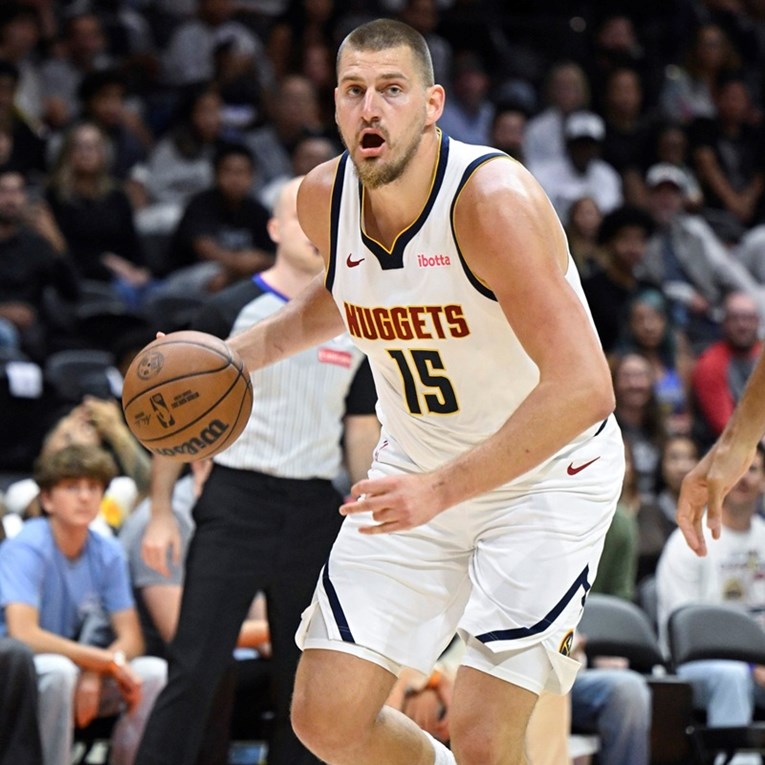 Jokićevi Nuggetsi nastavili dominaciju kod kuće, pali i oslabljeni Warriorsi