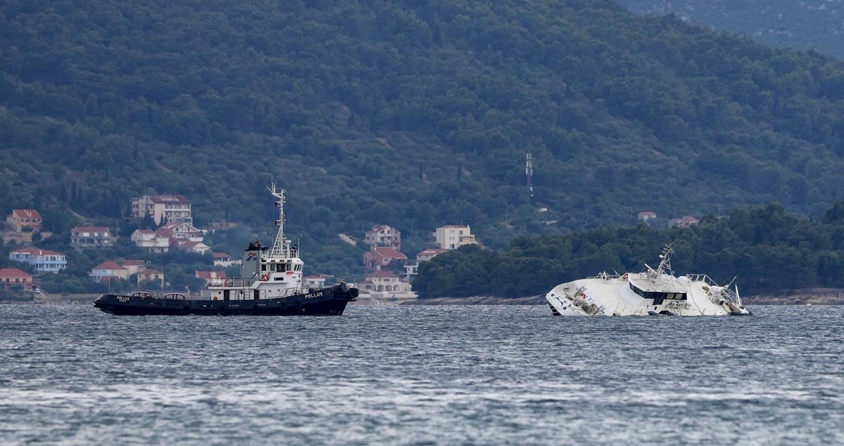 Sindikat pomoraca: Uzrok havarije katamarana kod Zadra mogao bi biti pucanje trupa
