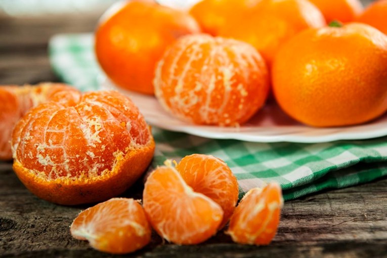 Ovo voće je sada u sezoni i ima samo 35 kalorija. Evo zašto je odlično za vas