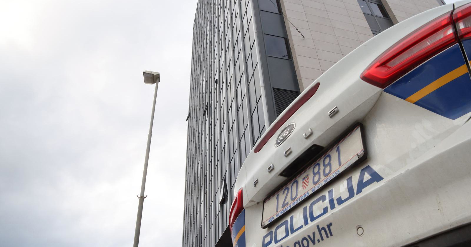 Splitska policija razotkrila veliku prevaru s mobitelima. Troje još u bijegu