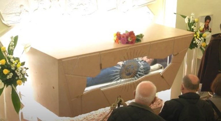 Katolici obilaze tijelo tinejdžera koji je umro 2006., proglasit će ga blaženim