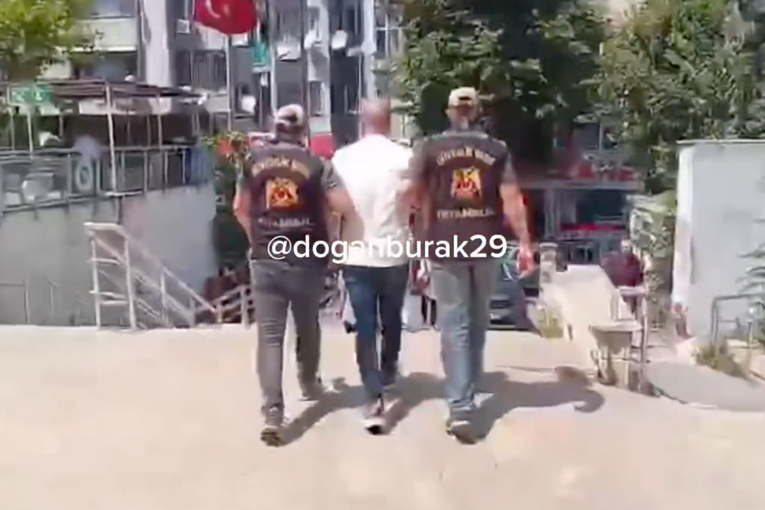 VIDEO Turski novinar priveden zbog navodno lažne vijesti o transferu zvijezde Bayerna