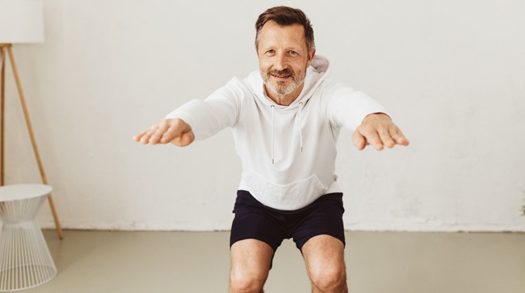 Jedan trening koji bi svaka osoba 40+ trebala moći odraditi. Možete li vi?