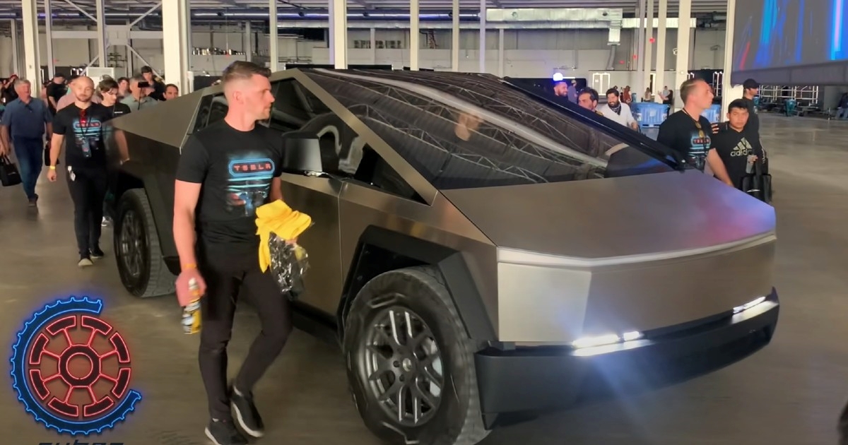 VIDEO Tesla Cybertruck snimljen izbliza, nisu svi presretni viđenim