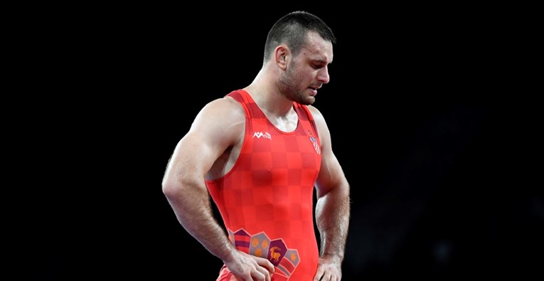 Ivan Huklek ostao bez olimpijske bronce, izgubio je od srpskog hrvača