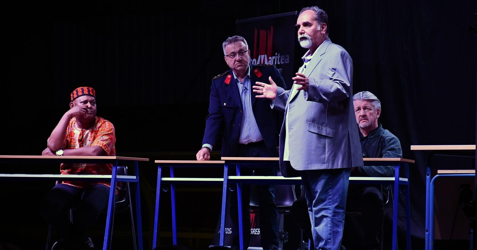 Pervan i junaci Večernje škole započeli turneju u Slavonskom Brodu