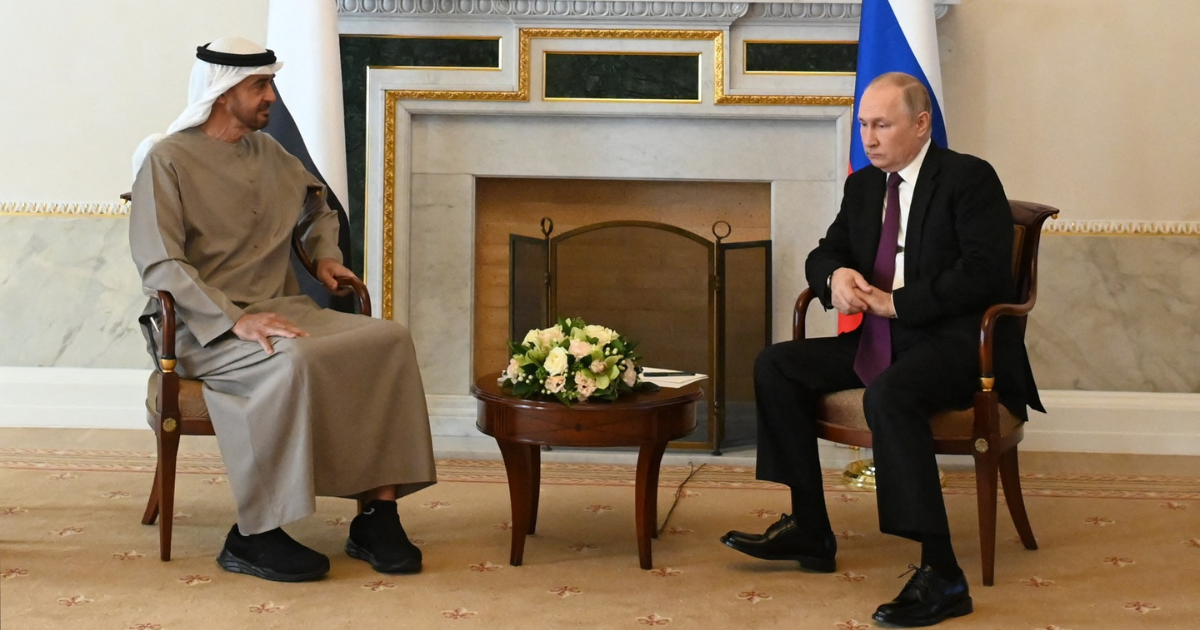 Moćni šeik došao u Rusiju i sastao se s Putinom, pažnju privukao svojim tenisicama