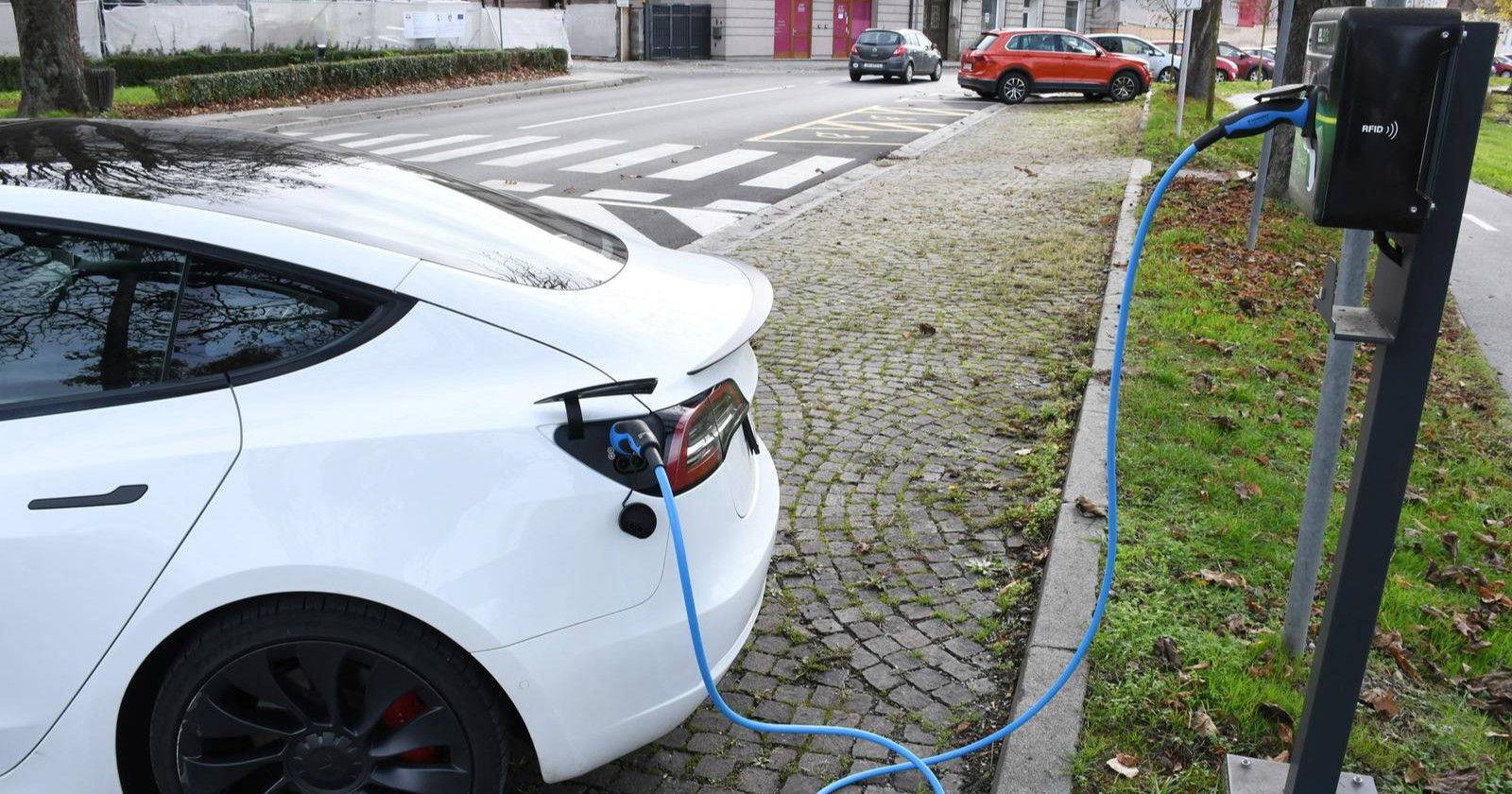 Stižu novi poticaji za električne aute, građani mogu dobiti do 9000 eura