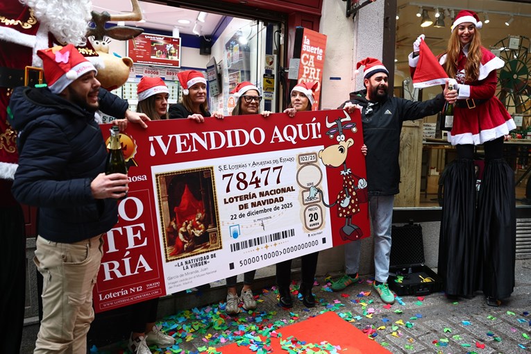 Španjolska božićna lutrija isplatila rekordnih 2.77 milijardi eura dobitaka