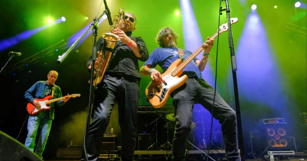 Nakon raspada Daleke obale otkazan njihov nastup na festivalu Baš Naš