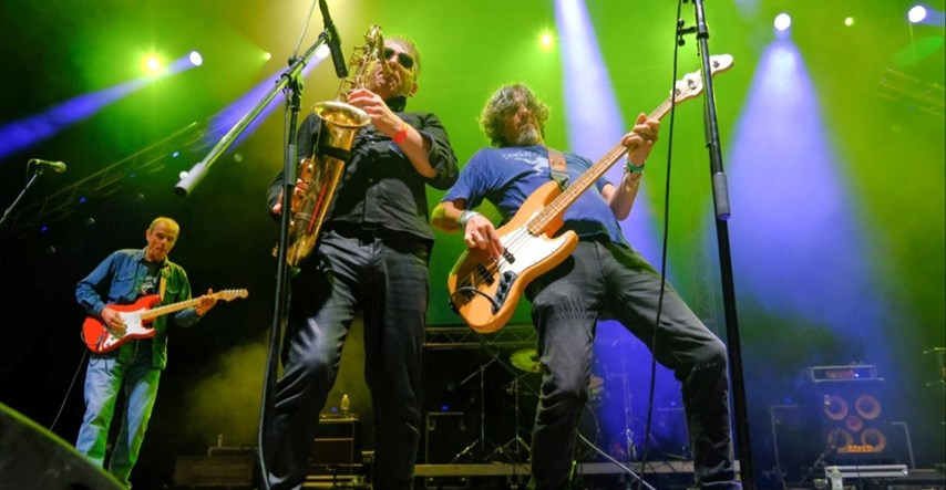 Nakon raspada Daleke obale otkazan njihov nastup na festivalu Baš Naš
