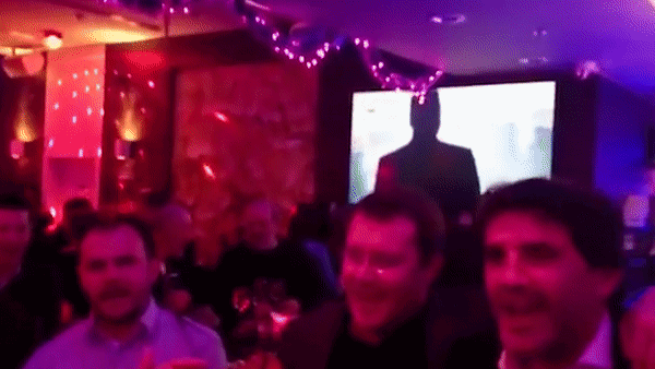 Pojavila se snimka na kojoj Zoran Mamić pjeva Kad umrem umotan u bilo