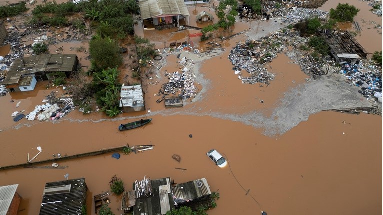 Sve više mrtvih u poplavama u Brazilu. Nema struje i neta, evakuirano 23.000 ljudi