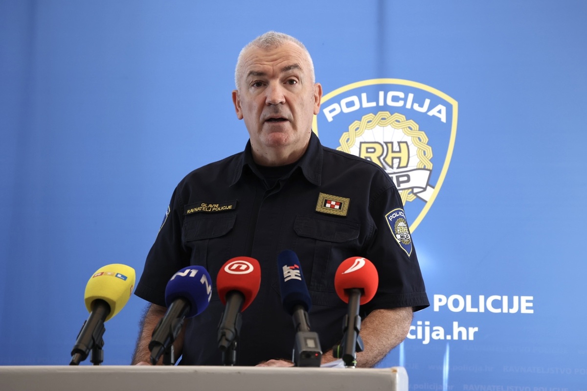Sindikat prozvao ravnatelja policije zbog osiguranja njegove obitelji. On odgovorio
