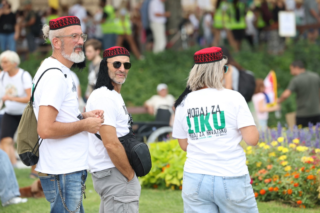 Najkul modni dodatak danas u Zagrebu (nose ga i tipovi i žene) 