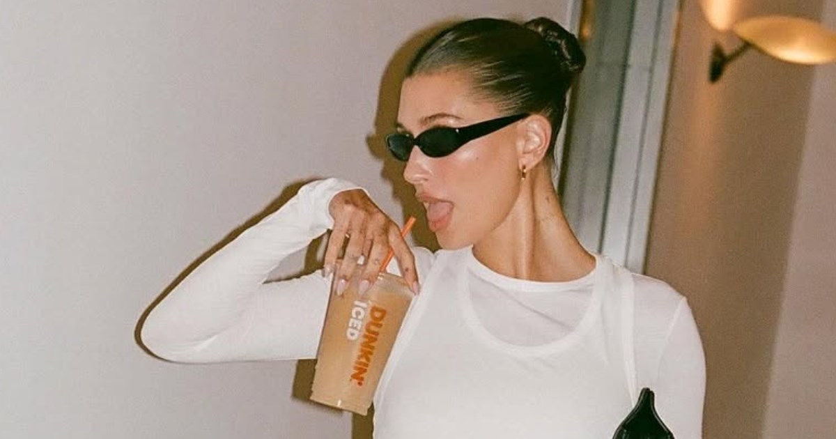 Hailey Bieber pokazala novu verziju svojih slavnih glaziranih noktiju