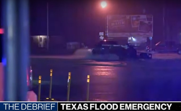 Oluja Imelda ubila dvoje ljudi u Teksasu, kuće su poplavljene