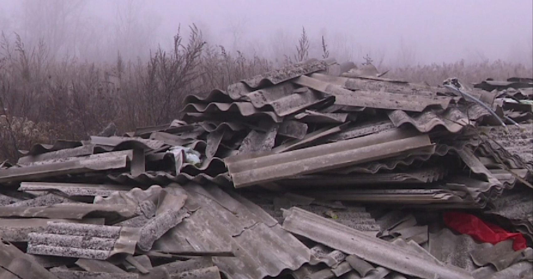 U romskom naselju u Međimurju otkriven ilegalni deponij s 50 tona azbestnih ploča