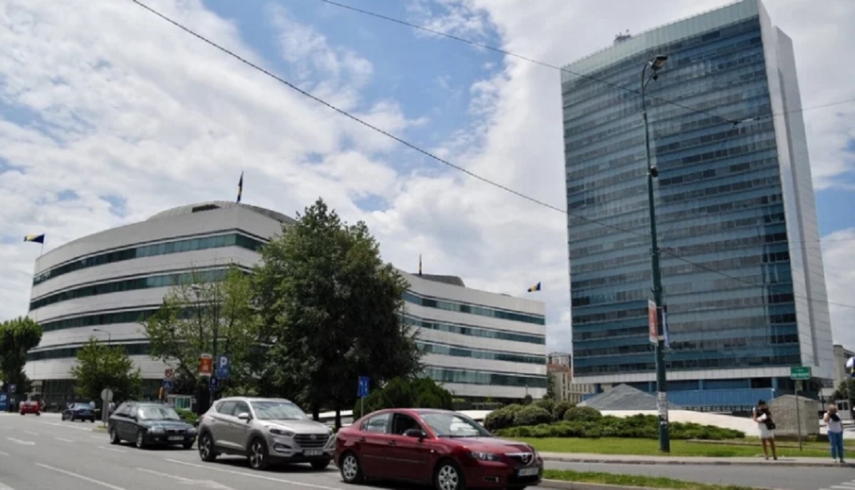 U zgradu Parlamenta BiH iz Beograda stigla kuverta s metkom