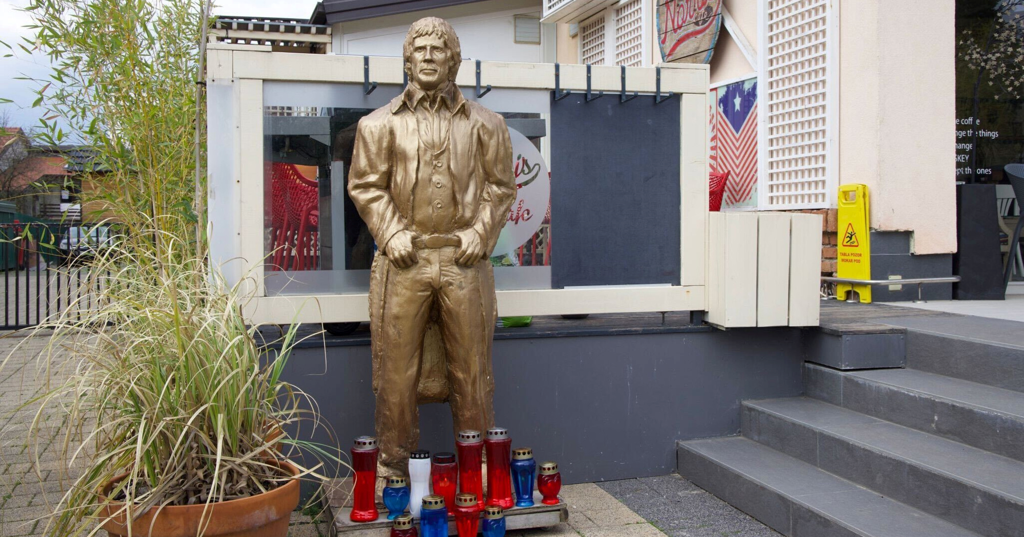 Pogledajte kako se Hrvati opraštaju od Chucka Norrisa