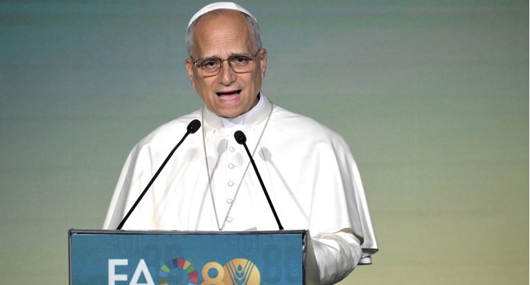 Papa: Znanost je produljila ljudski vijek, a ljudi su gladni. To je moralni neuspjeh