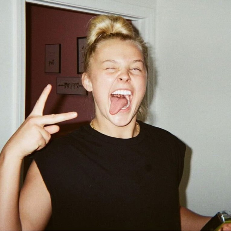 Tko je JoJo Siwa (21) koja je Mickeyju Rourkeu (72) u realityju rekla da je homofob?