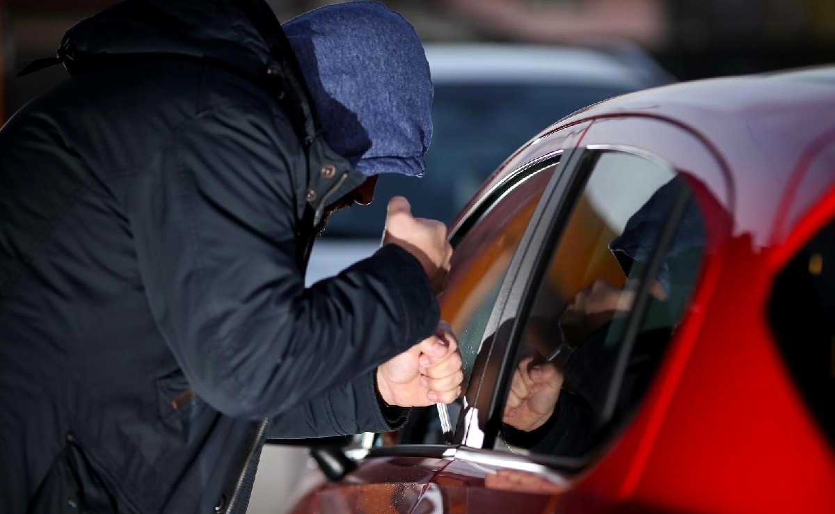 Provaljivao u aute na parkingu zagrebačkog šoping centra, policija ga pronašla