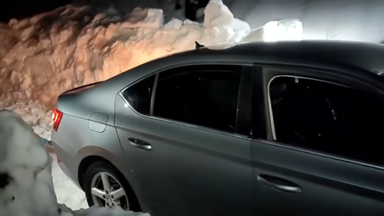 Хрватите во Босна и Херцеговина ја следеле навигацијата и се заглавиле во снегот во близина на планина. Тие биле спасени од ГСС.