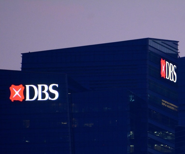 Singapurska banka ukida 4000 radnih mjesta, zamijenit će ih AI-jem