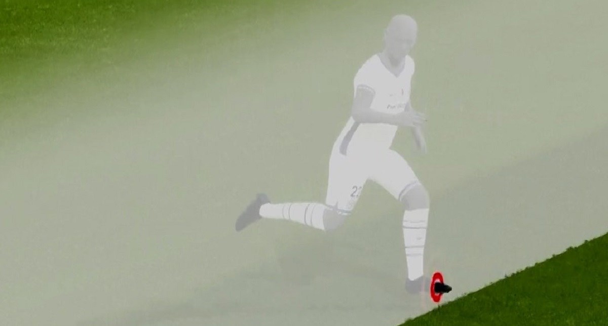 Ovo je ofsajd koji je Interu uzeo gol kod Barce. As: U zaleđu je bio nožni palac