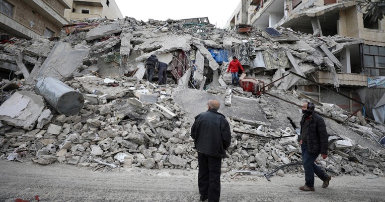 Turski golman nestao u potresu. Spasitelji: "Izvukli smo mu ženu, njega nema"