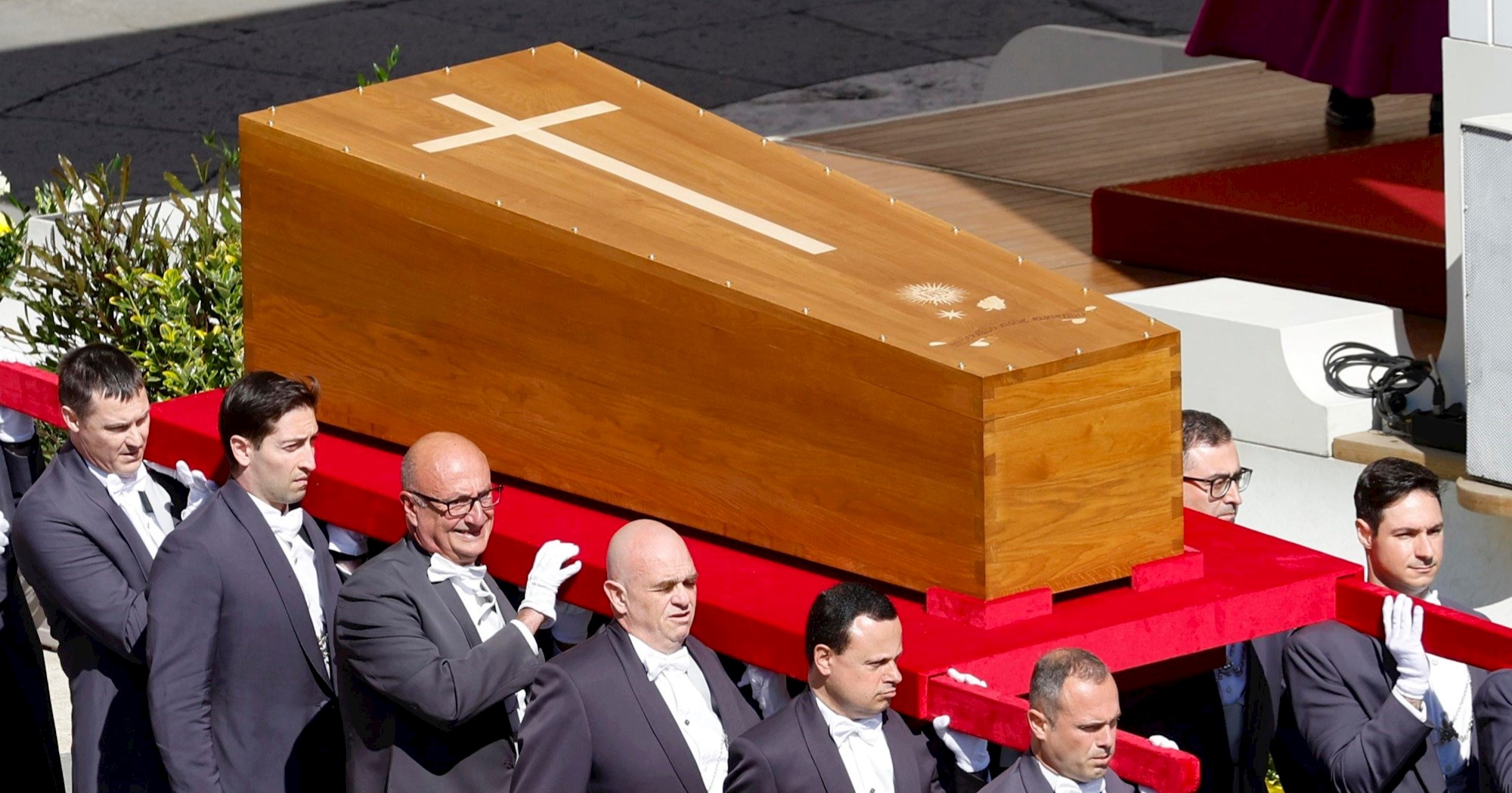Kako je papa Franjo odlučio prekršiti tradiciju na svom sprovodu