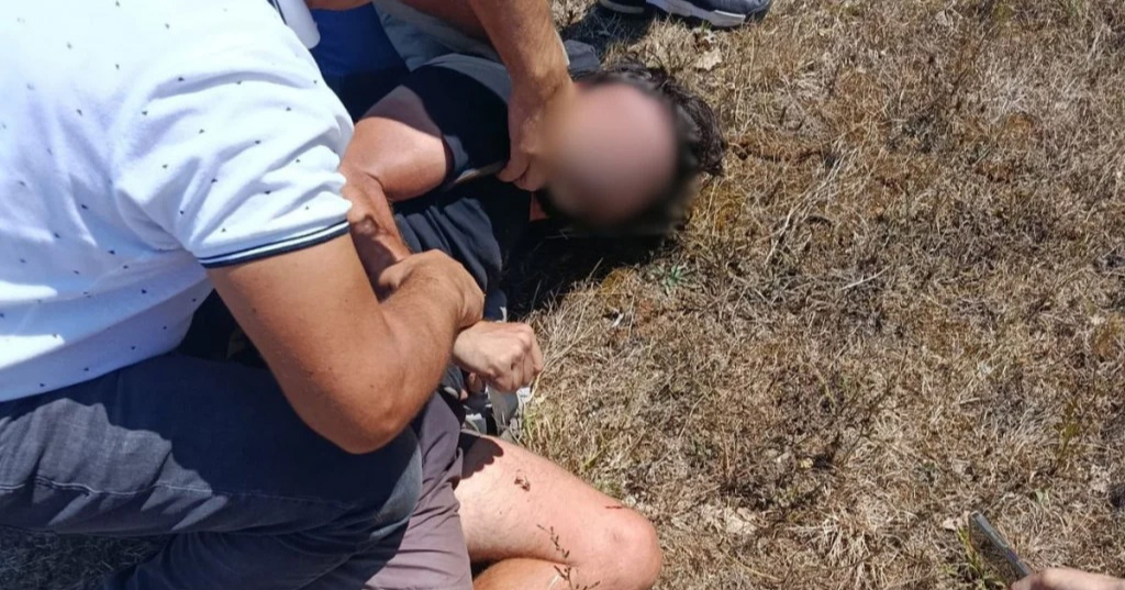 Muškarca koji je zapalio oltar i šarao Gospu uhvatili mještani Kićo, Zeka i Ivo
