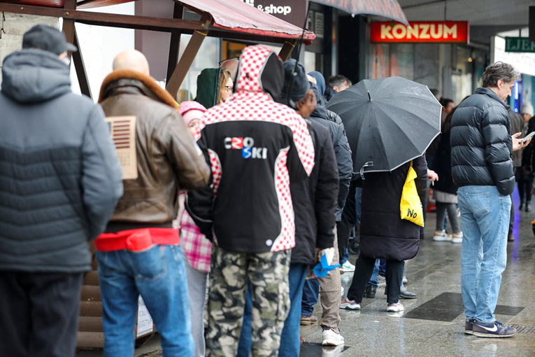 Potrošnja porasla 32. mjesec zaredom