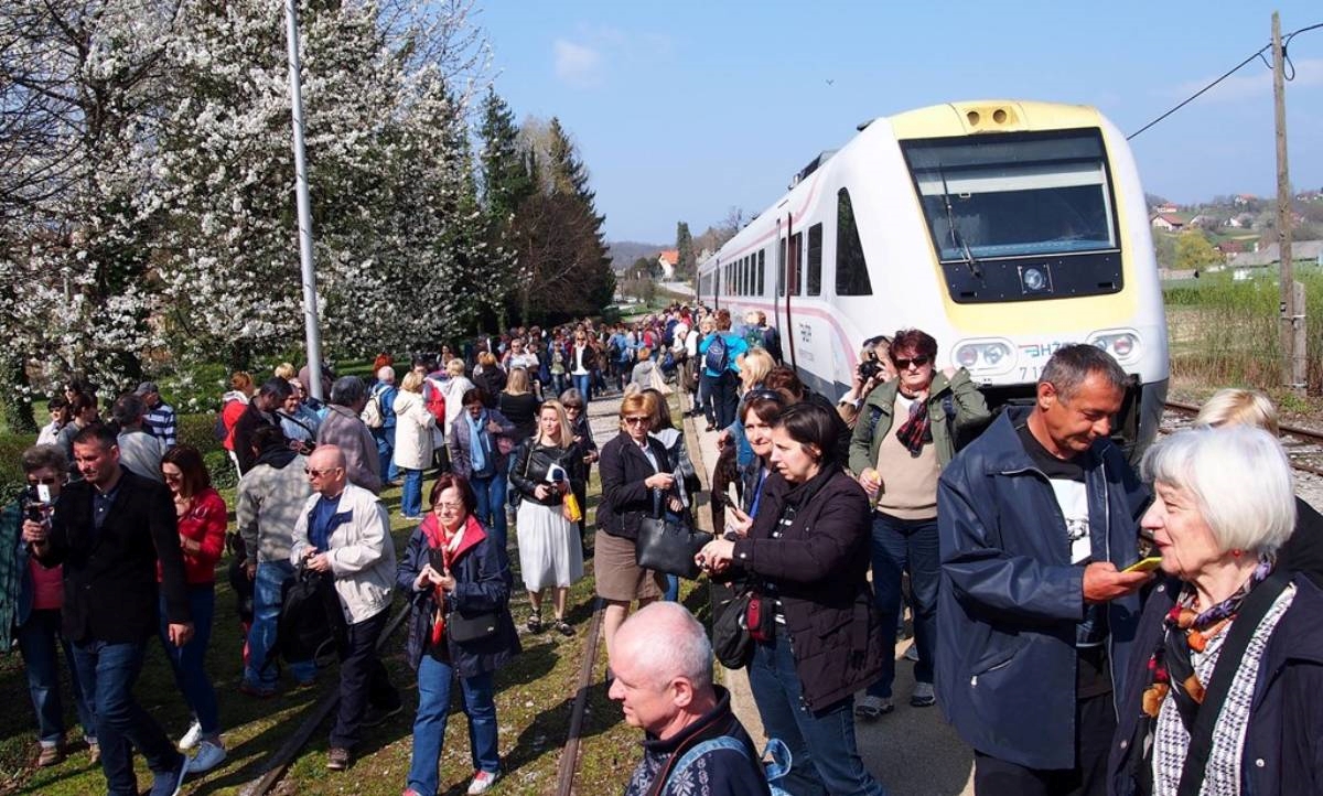 HŽ: Izdali smo 120.000 kartica s kojim umirovljenici mogu putovati besplatno