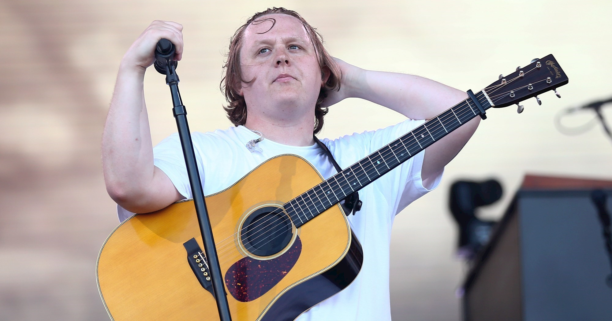 Nakon problema na Glastonburyju Lewis Capaldi objavio da uzima pauzu od nastupa