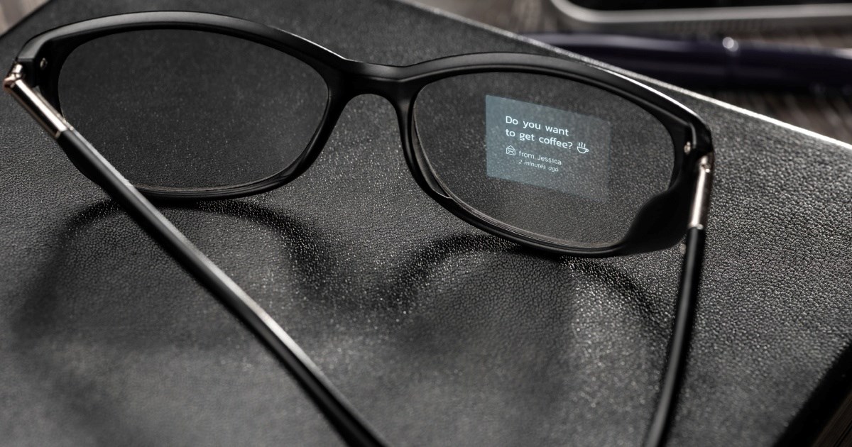 Stižu još jedne pametne naočale