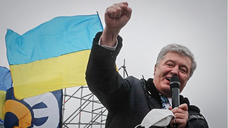 Bivši predsjednik Ukrajine optužen za veleizdaju ostaje na slobodi