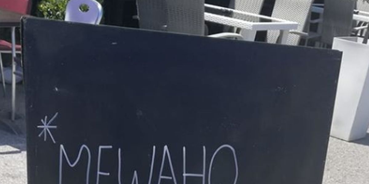 "Svaka čast na trudu": Srbe nasmijao natpis ispred restorana na plaži